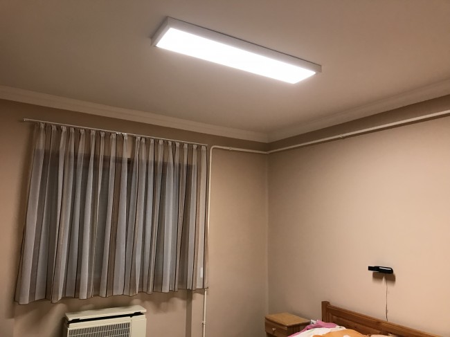 Egyenletes szórt fényt biztosít a LED panel! Csak erre vágytak már régóta a házigazdák és végre most tökéletes fény van a hálószobában!