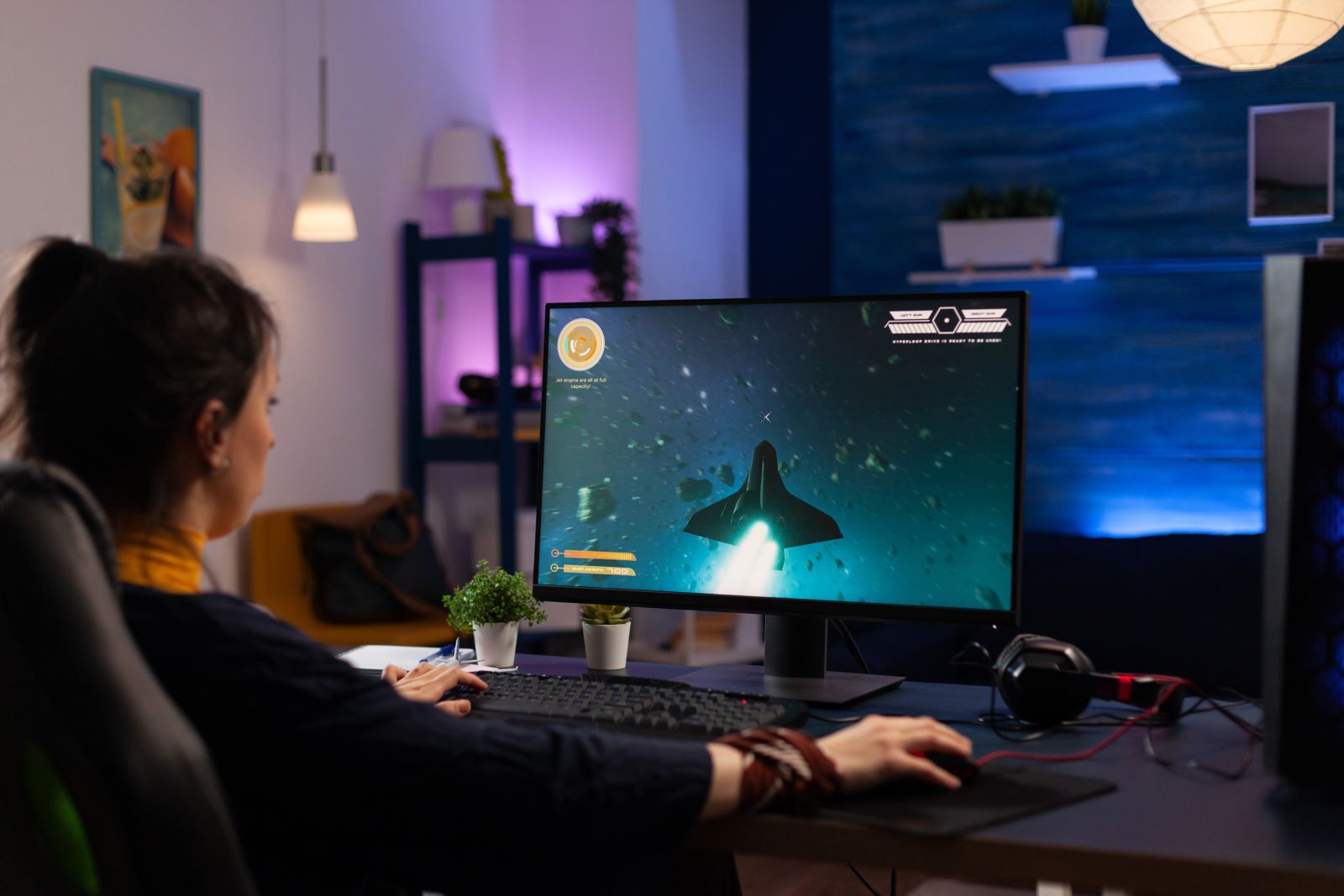 Gamer RGB LED világítás számítógépes szobában