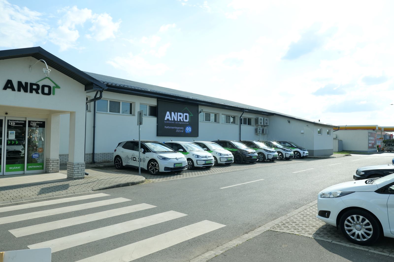 ANRO LED szaküzlet és bemutatóterem Hajdúböszörmény Almássy Márton u. 1/A
