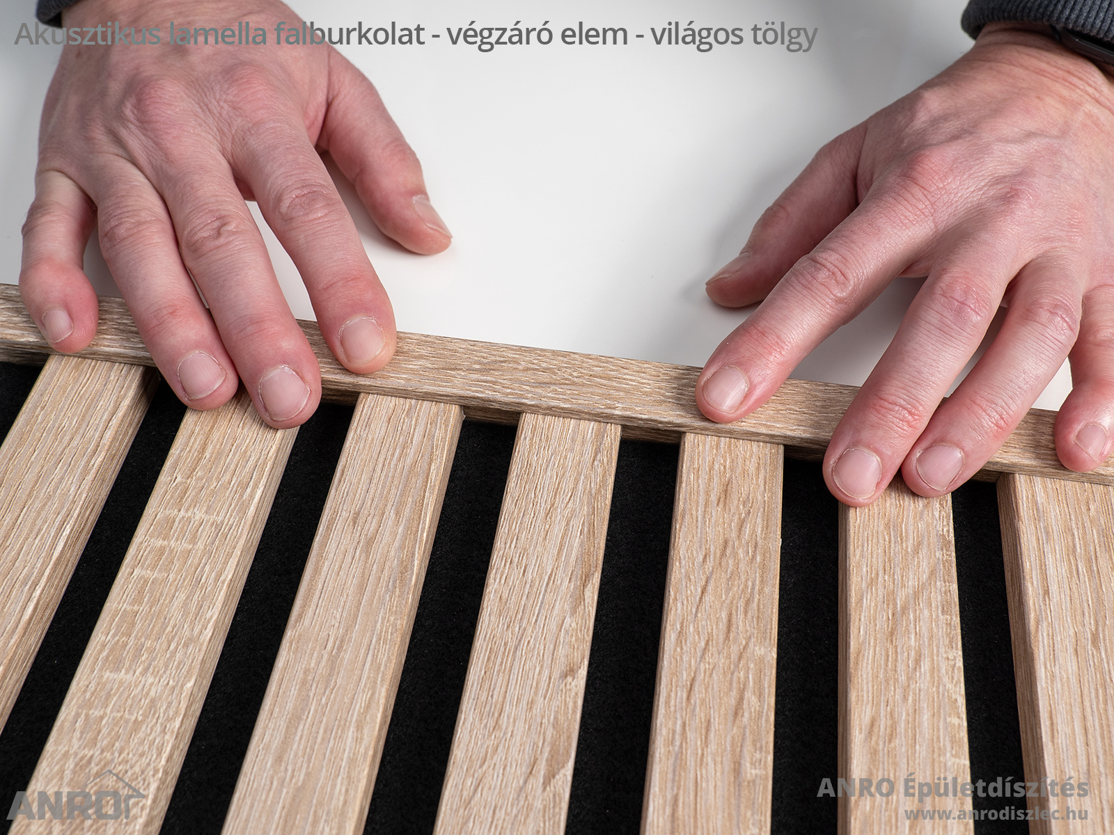 A lamella panelek tetejét ízlésesen lezárhatjuk a záróelem segítségével. 