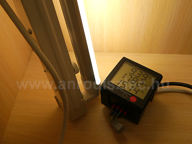 LED T8 fénycső fogyasztása (LED chipek + a LED fénycső tápegysége). LED T8 fénycső fogyasztása (LED chipek + a LED fénycső tápegysége).