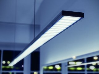 SOLIS Ezüst - Függeszthető széles lapos U alakú alu profil LED szalaghoz (Átlátszó PVC búrával)