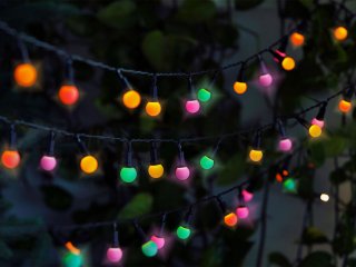 Napelemes kültéri LED fényfüzér, 50 db izzóval - 7.9 méter, meleg fehér