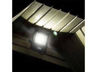 DIY LED reflektor beépített mozgásérzékelővel, fekete (30W/2340lm) hideg fehér, 1 méteres vezetékkel