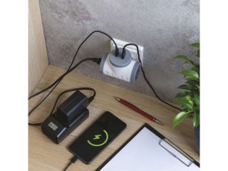 Fali elosztó 2-es + 1 USB + 1 USB-C, fehér, T elosztó