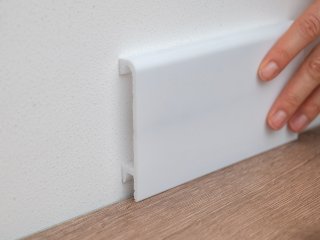 Parkettaszegély léc (HCR 508) kőkemény HDPS anyagból, csempéhez is!