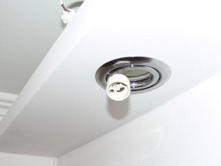 GU10 kerámia foglalat 230V - beépíthető