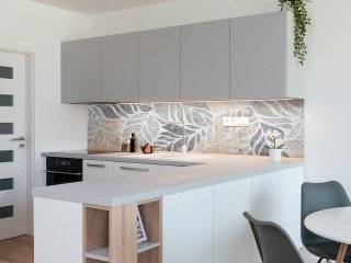 Soner konyhai hátfal, levél minta, műanyag falburkolat, hajlítható, törés- és hőálló 60x240 cm