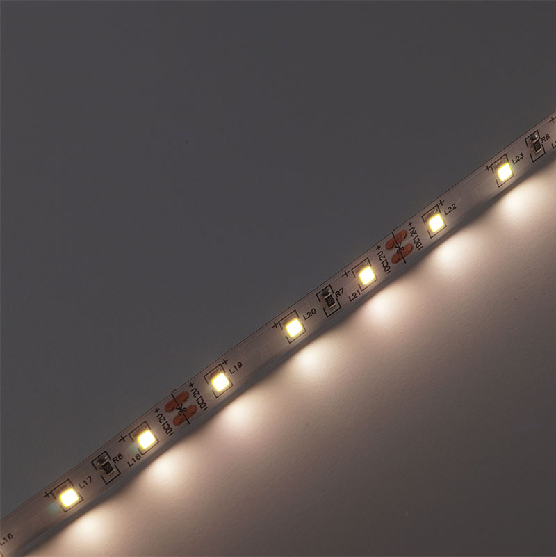 LED szalag beltéri 2835-60 (12 Volt) - természetes fehér DEKOR!