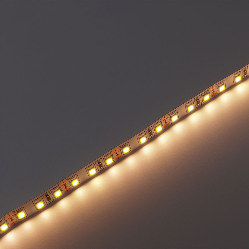 LED szalag beltéri 2835-120 (12 Volt) - meleg fehér DEKOR!
