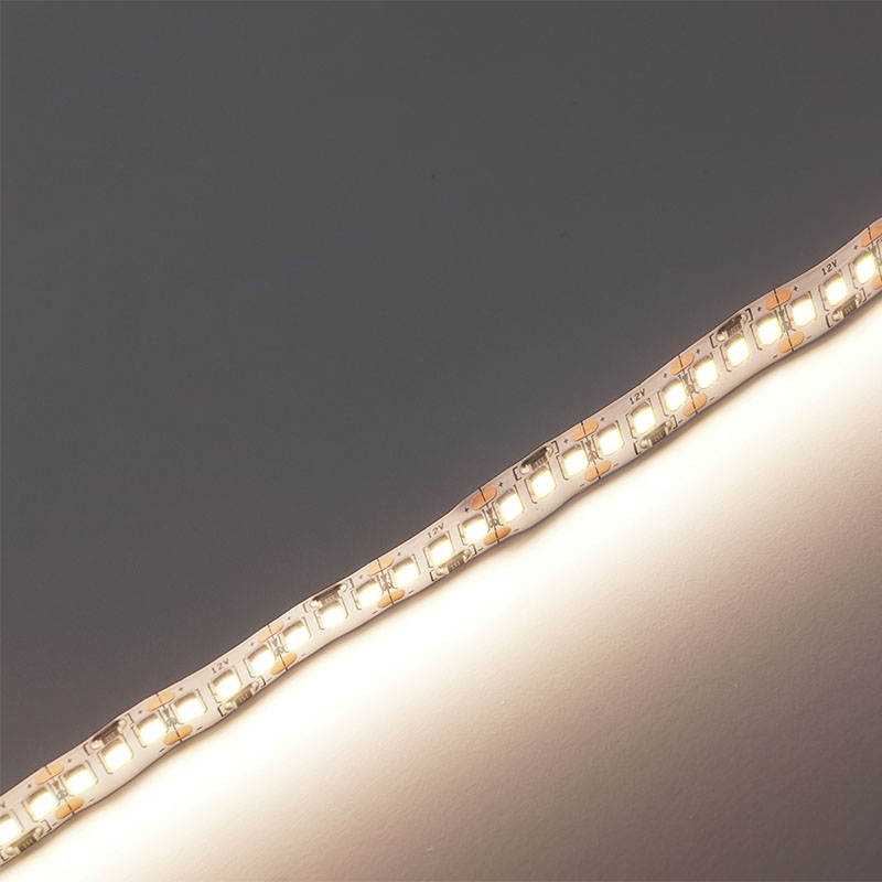 LED szalag beltéri 2835-204 (12 Volt) - természetes fehér DEKOR!