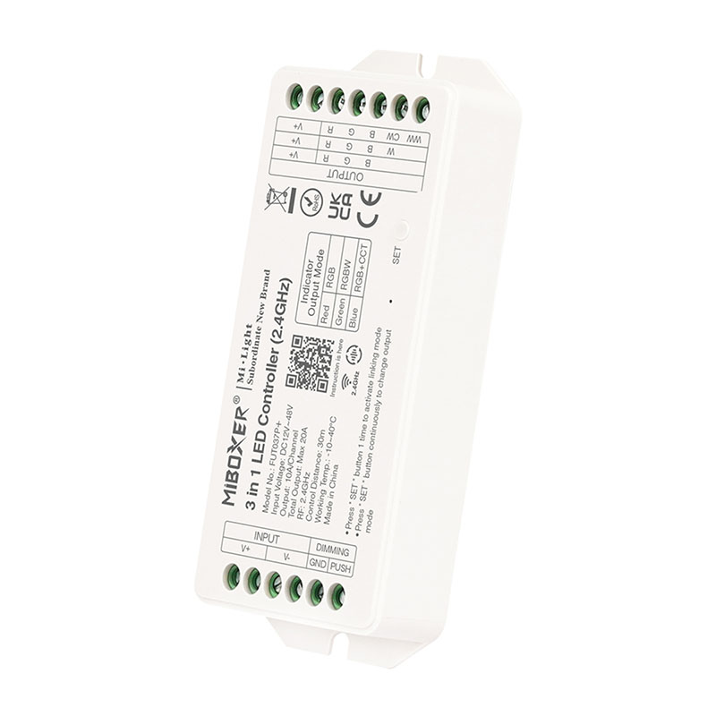 FUT037P+ 3-in-1 Group Control csoport (zóna) vezérlő (RGB, RGBW, RGB+CCT LED szalaghoz), 20A