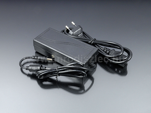 LED Adapter 12 Volt, dugvillás, (6,5A/78W)