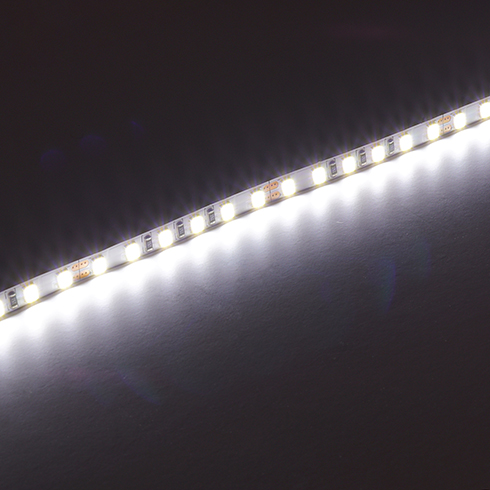 LED szalag beltéri 2835-120 (24 Volt) - hideg fehér (5 mm széles!) Kifutó!