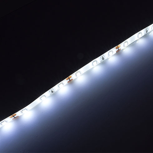 Kültéri LED szalag 2835-60 (12 Volt) - hideg fehér, szilikon bevonattal! 5 méter