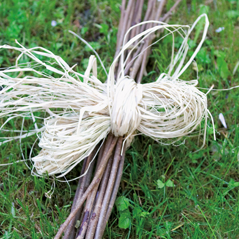 Természetes madagaszkári raffia kötöző Raphia (500g) natúr