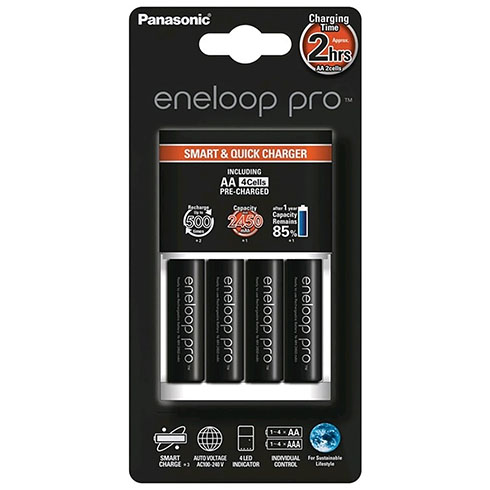 Akkutöltő Eneloop Pro + 2500 mAh AA tölthető elem (4db)