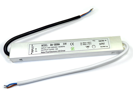 x. Tápegység 12 Voltos LED-hez IP67 Kültéri (12VDC/3A/36W)