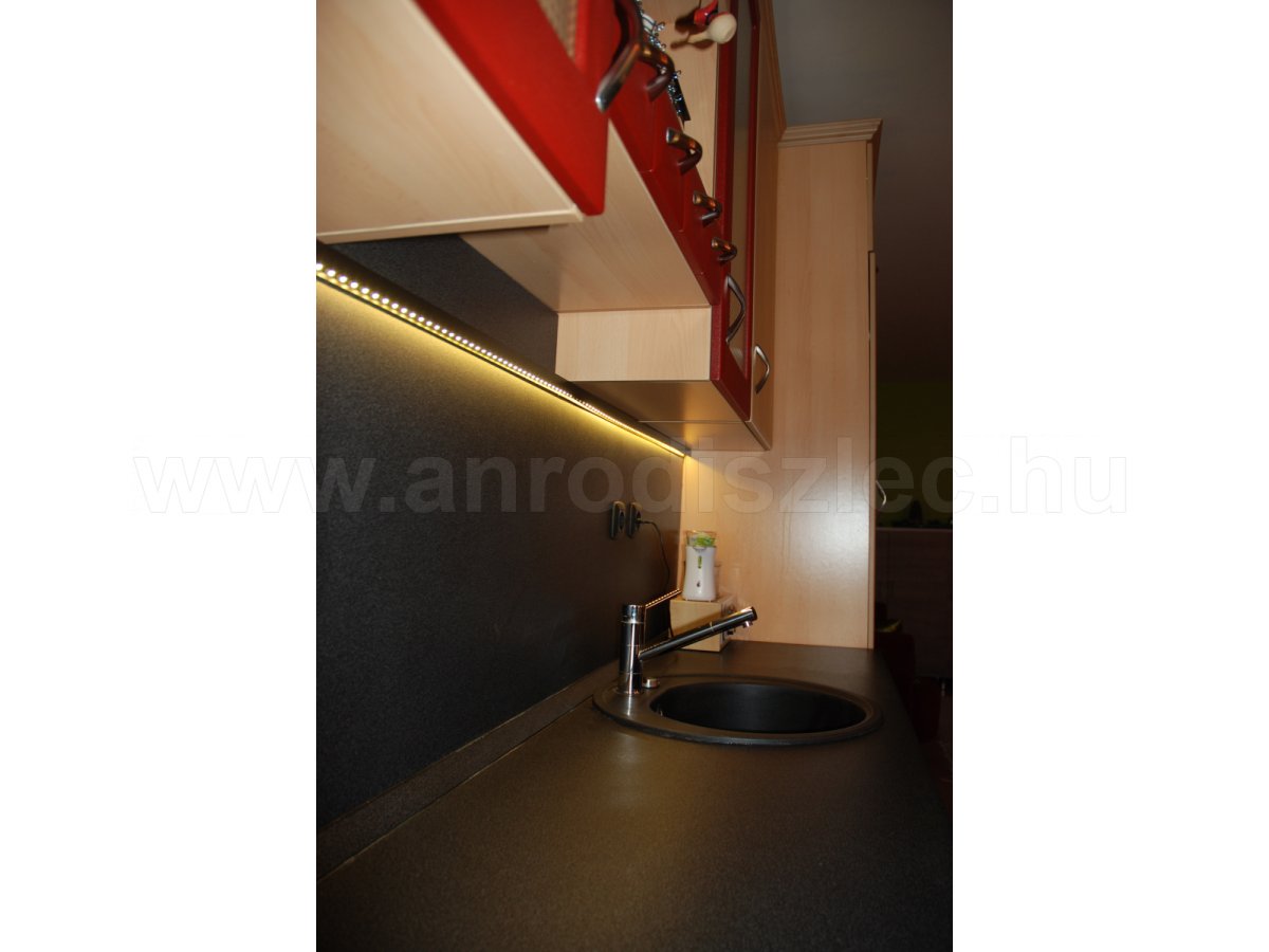 Konyhai LED világítás - pultfény LED szalaggal