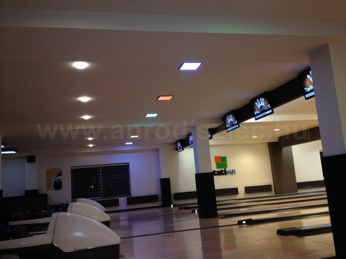 Bowlingterem led világítással