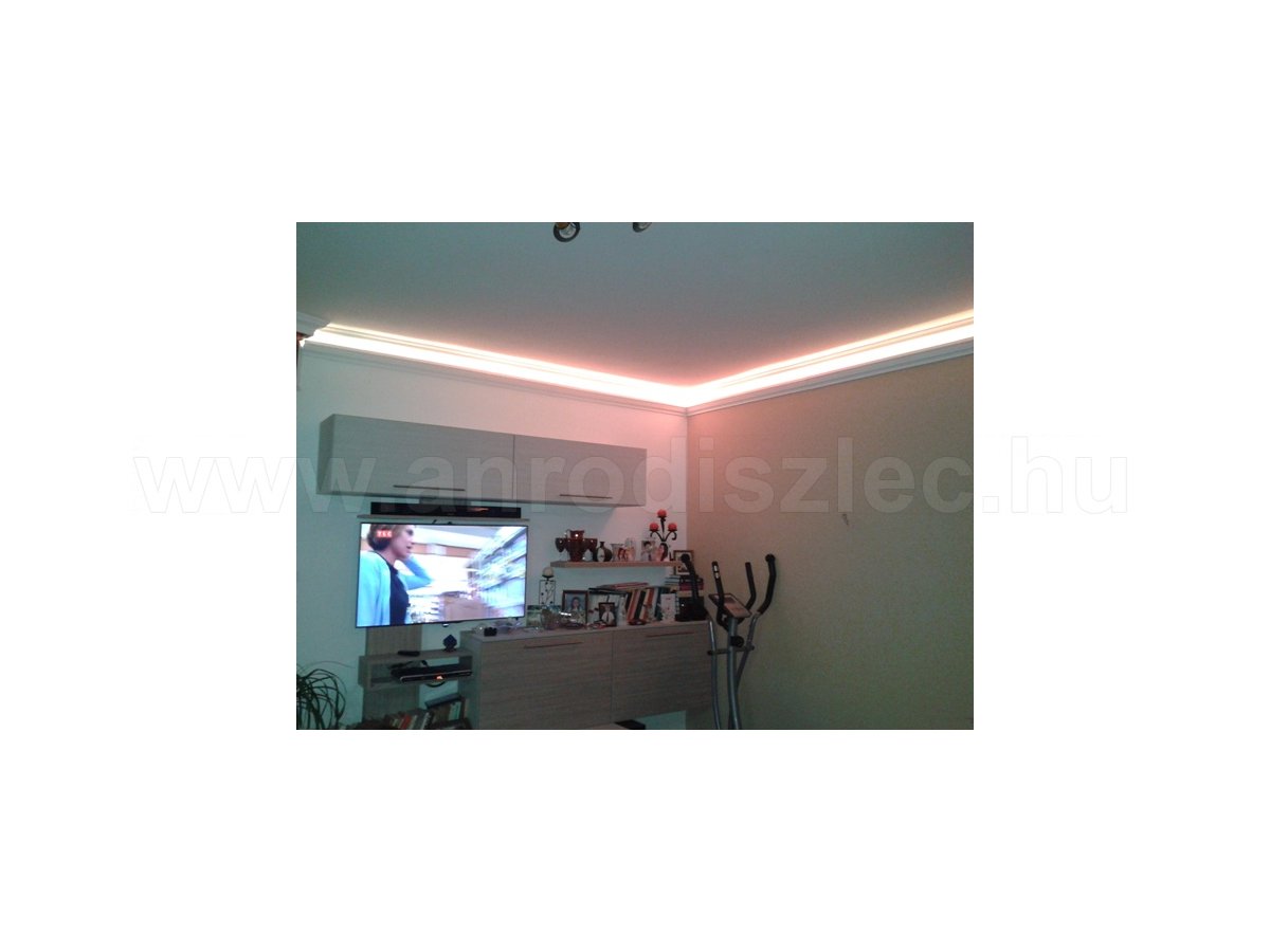Rejtett világítás beltéri színváltós 30 LED/m led szalaggal