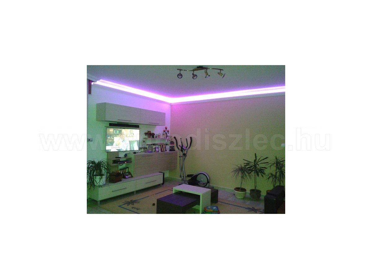 Változtatható színű RGB LED-világítás kialakítása