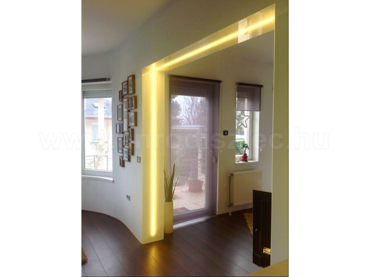 Ajtókávák megvilágitása led szalaggal