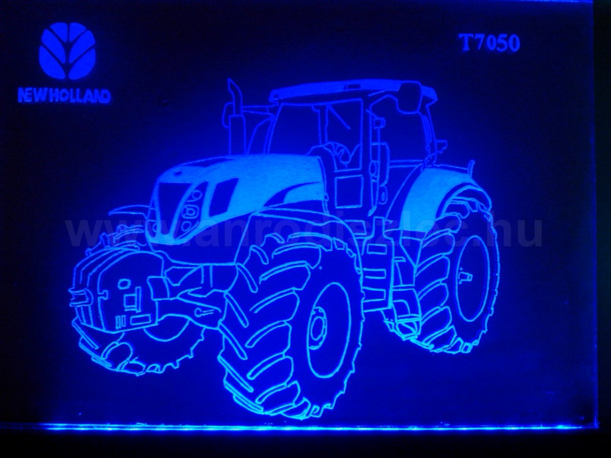 Newholland tábla kék megvilágításban