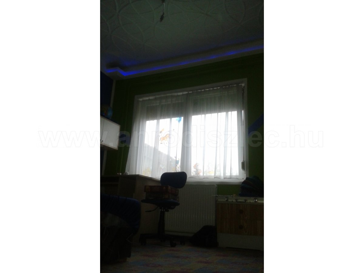 Szoba LED szalaggal