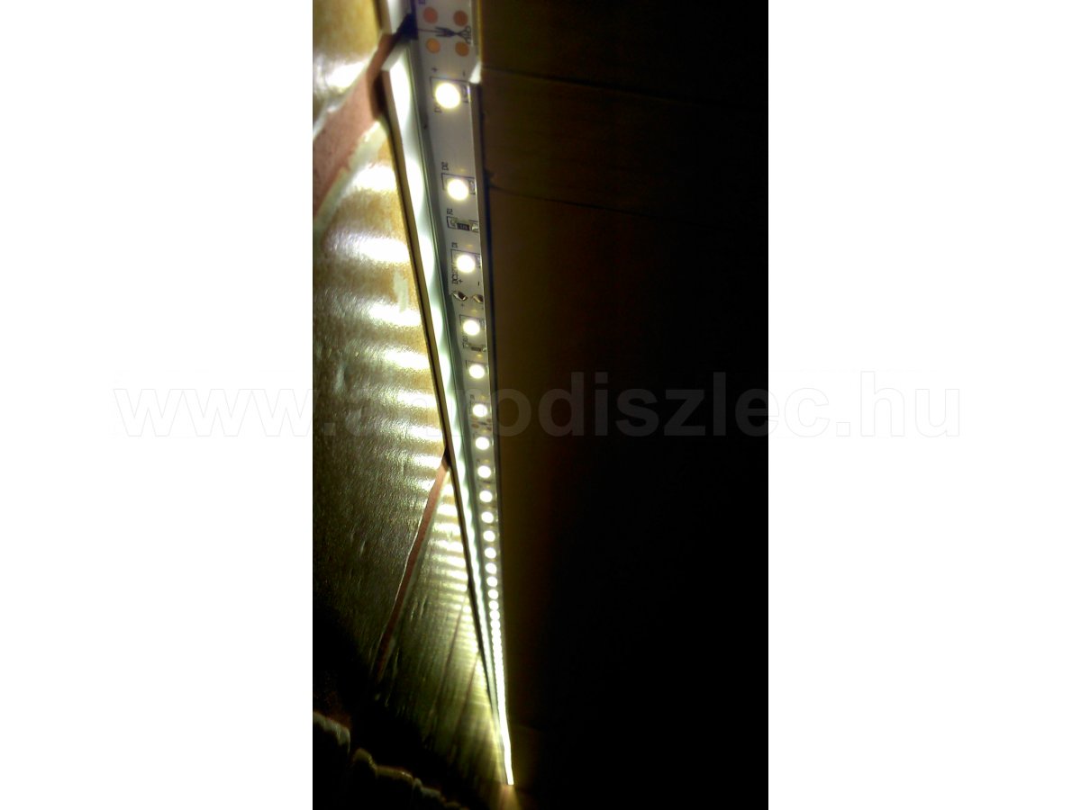 Konyhapult led beltéri 3528-60 fn hideg fehér szalag