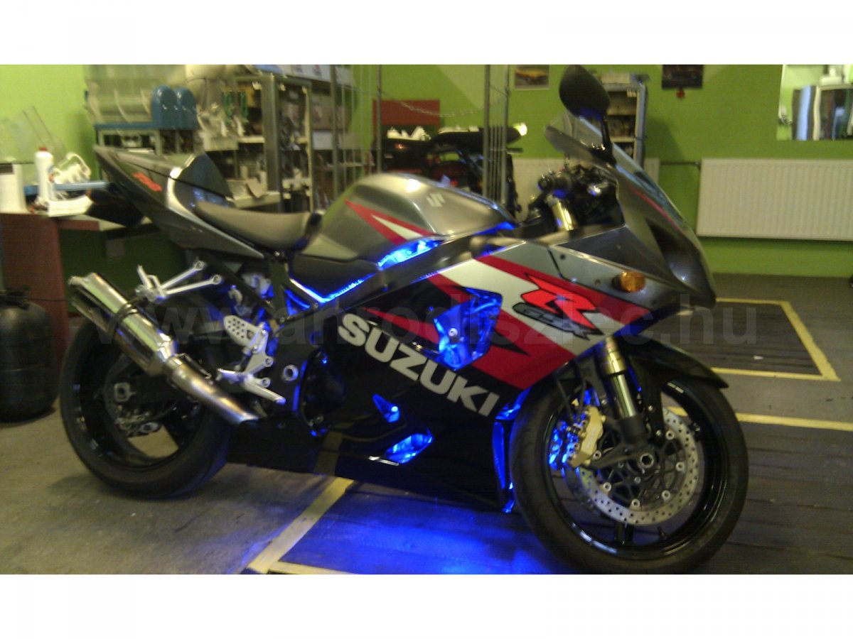 Suzuki a barátunk mocija ..
