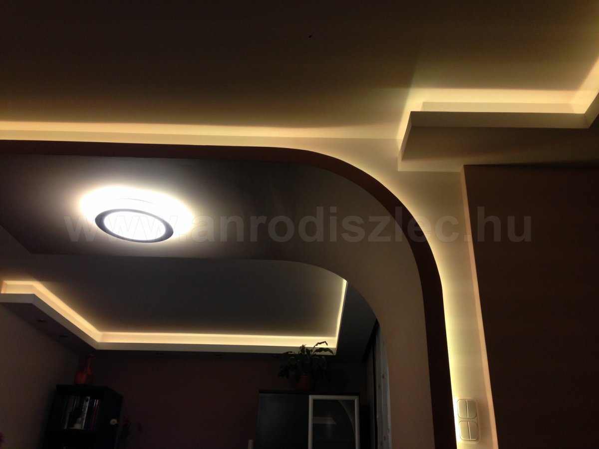 Nappali, rejtett RGB Led csíkkal, WiFi vezérléssel