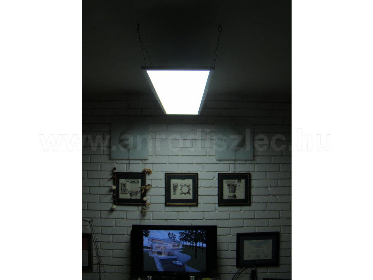 LED panel függesztve