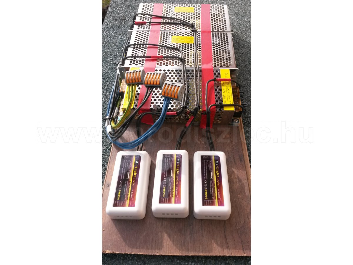 LED trafó és LED dimmer beszerelve