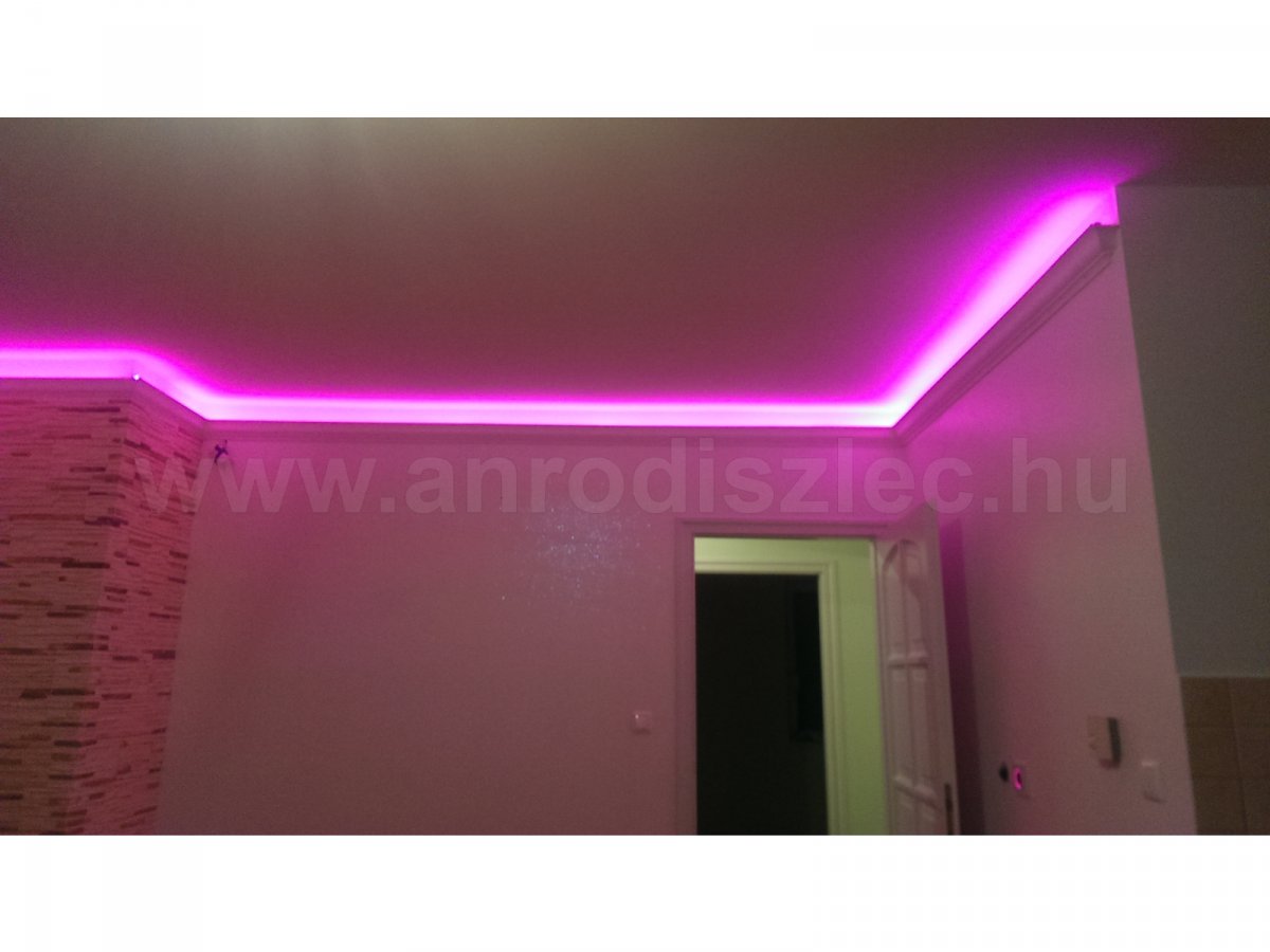 Pink rejtett világítás színváltós szalaggal