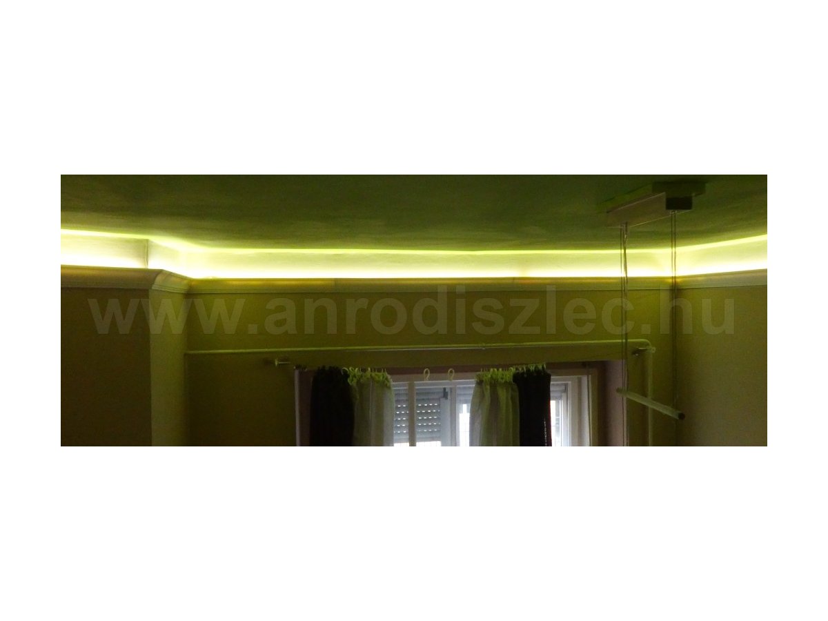 Félpanorámakép LED mennyezeti világításról