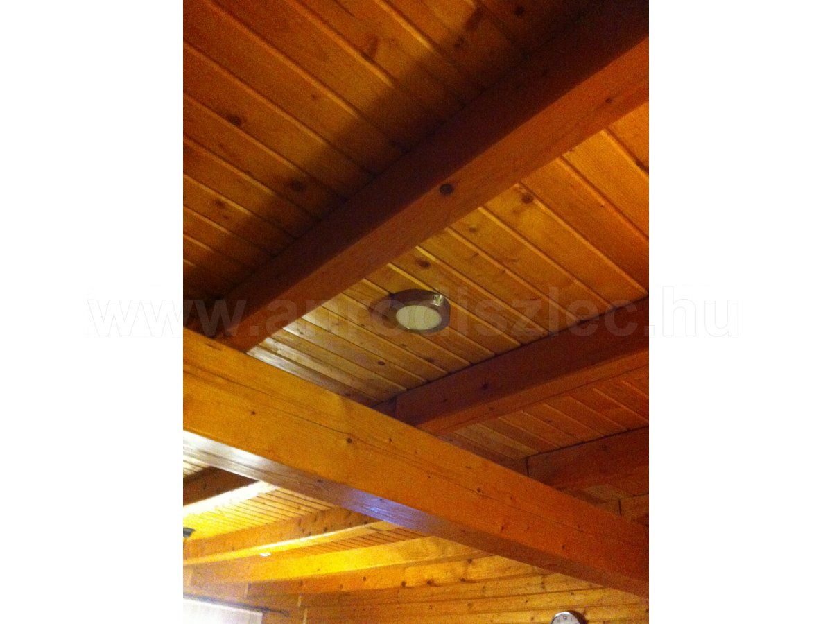 17 cm átmérőjű 13 wattos LED panel fa mennyezeten szoba világításhoz