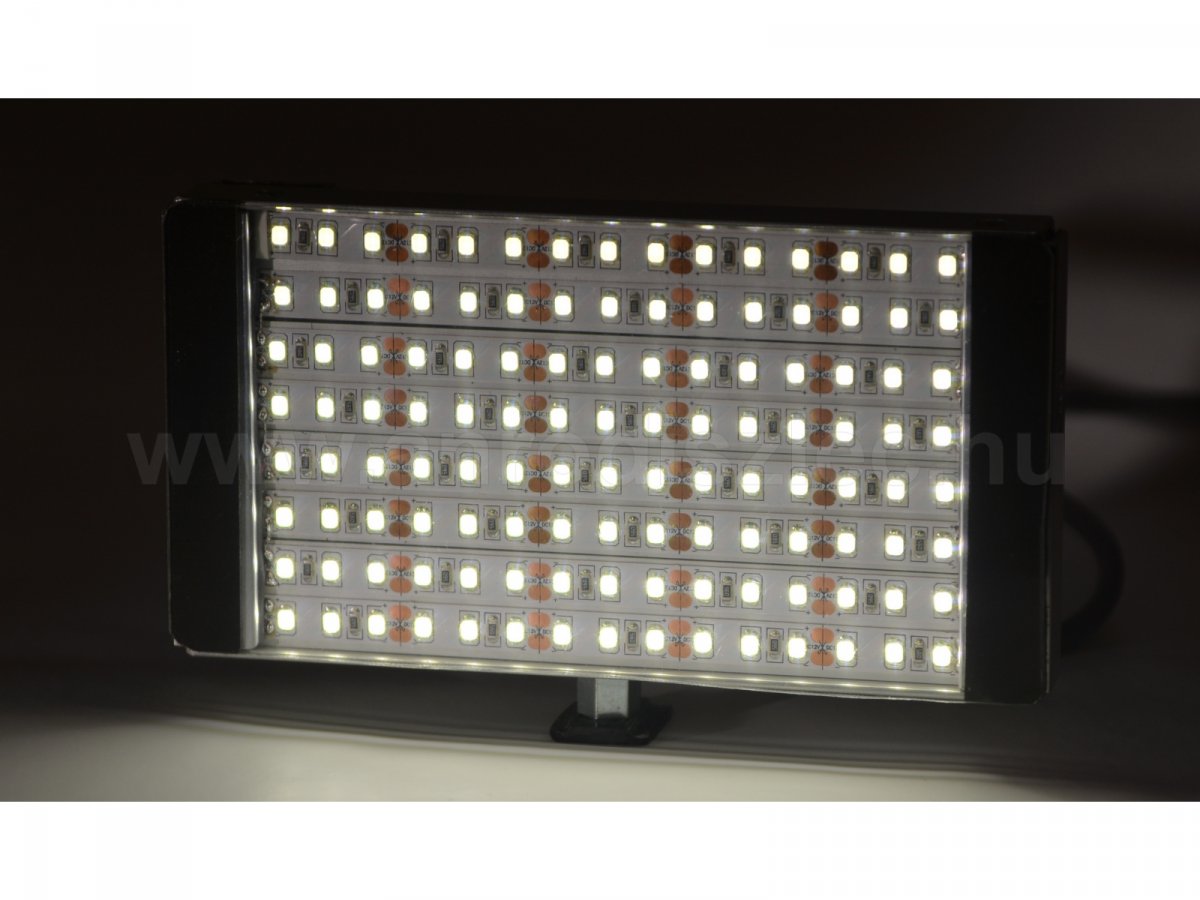 Villanófény-vaku fotózáshoz 2835x120 LED szalagból házilag készítve