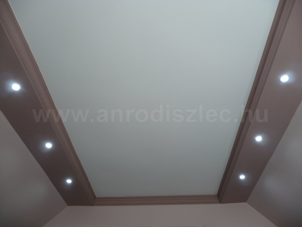 SMD3528-060-FN 3.3 W -os hideg fehér LED lámpák SA-91 álmennyezeti szpottal gipszkartonban szobában