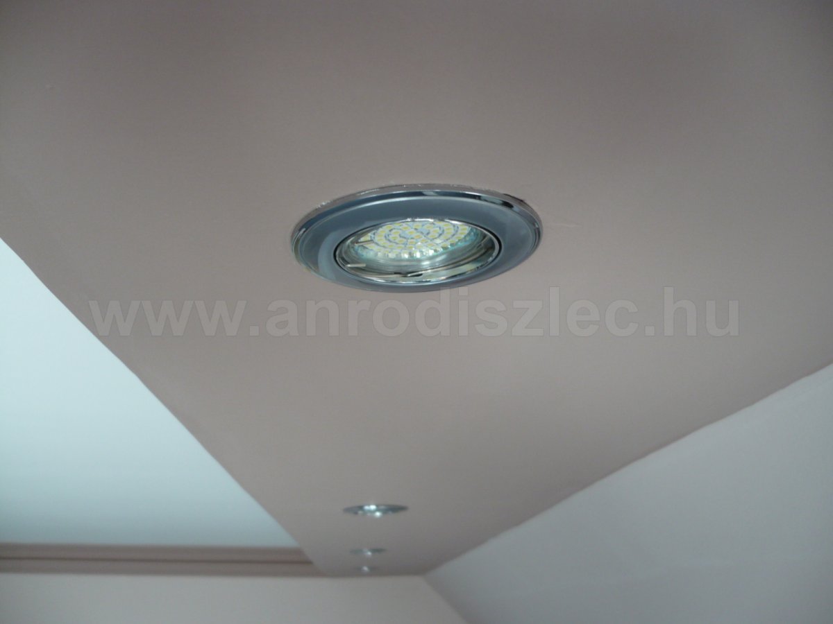 SMD3528x60 3.3 W -os hideg fehér LED lámpák SA-91 álmennyezeti szpotokkal