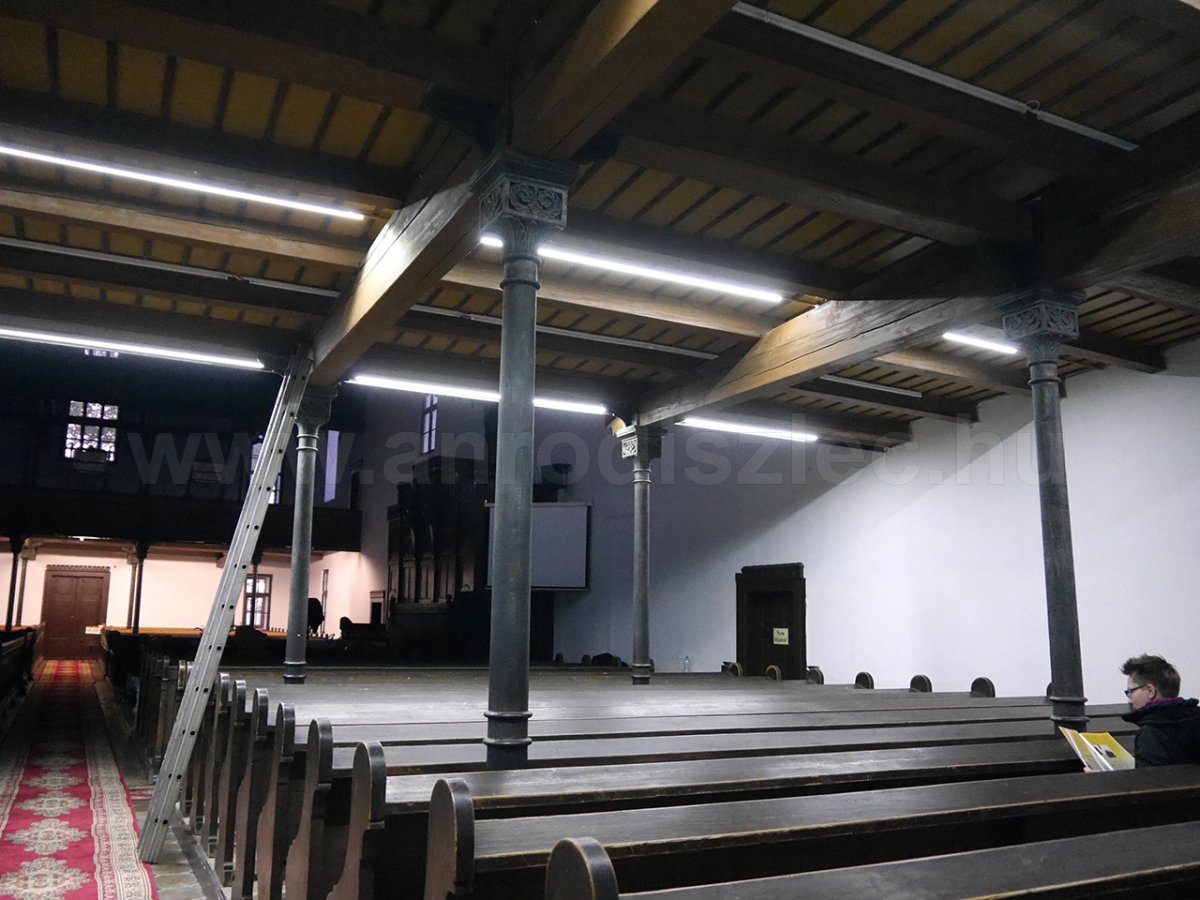 LED szalagos templomvilágítás