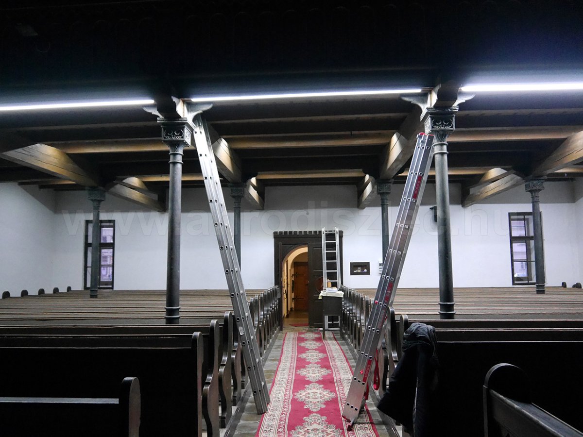 Világítás korszerűsítés egy református templomban, ledekkel