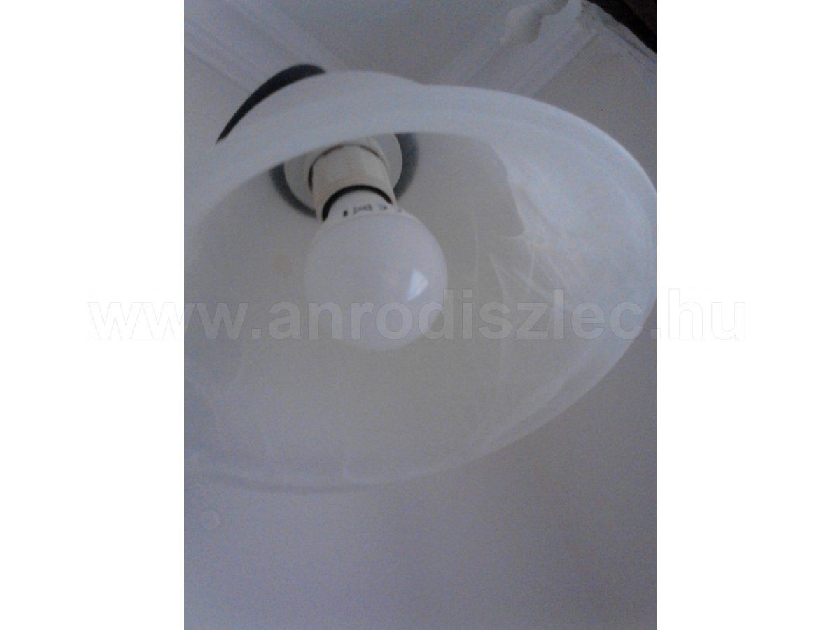 LED lámpa falikarban