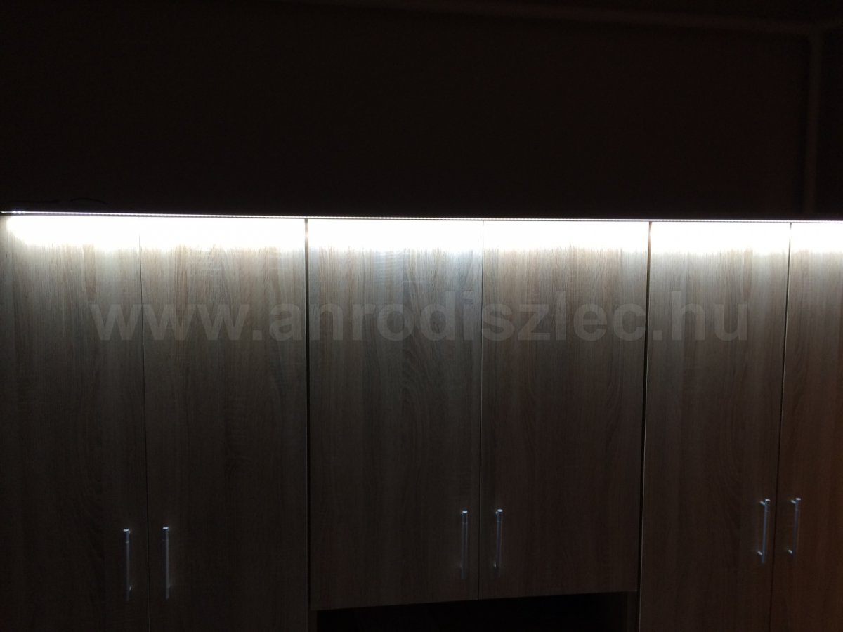 Bútorajtók megvilágítása 3528-120 led szalaggal