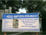 LED világító doboz - A Péceli Baptista Gyülekezet előtt látható információs tábla ledes megvilágítású.