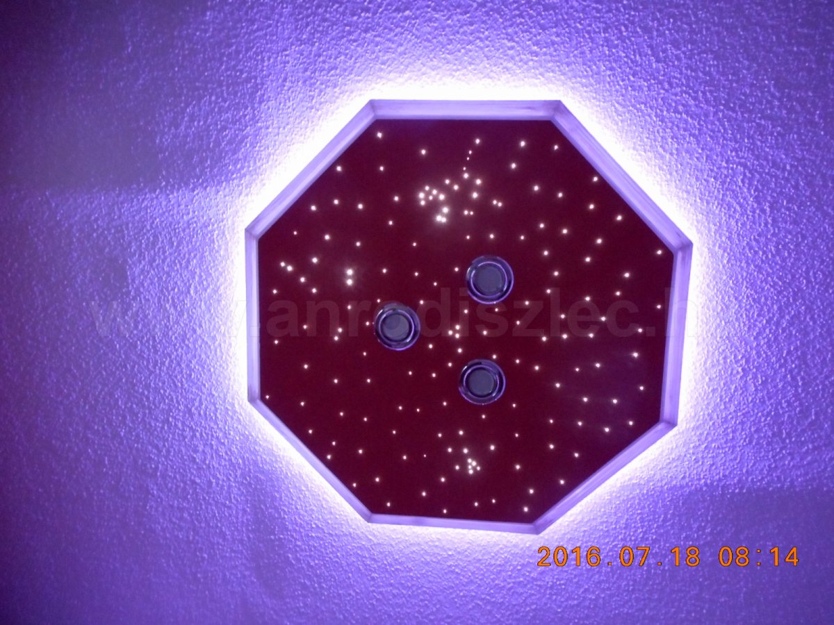 Nyolcszög alakú gipszkarton sziget színváltós LED fénnyel és spottal, mini ledekkel