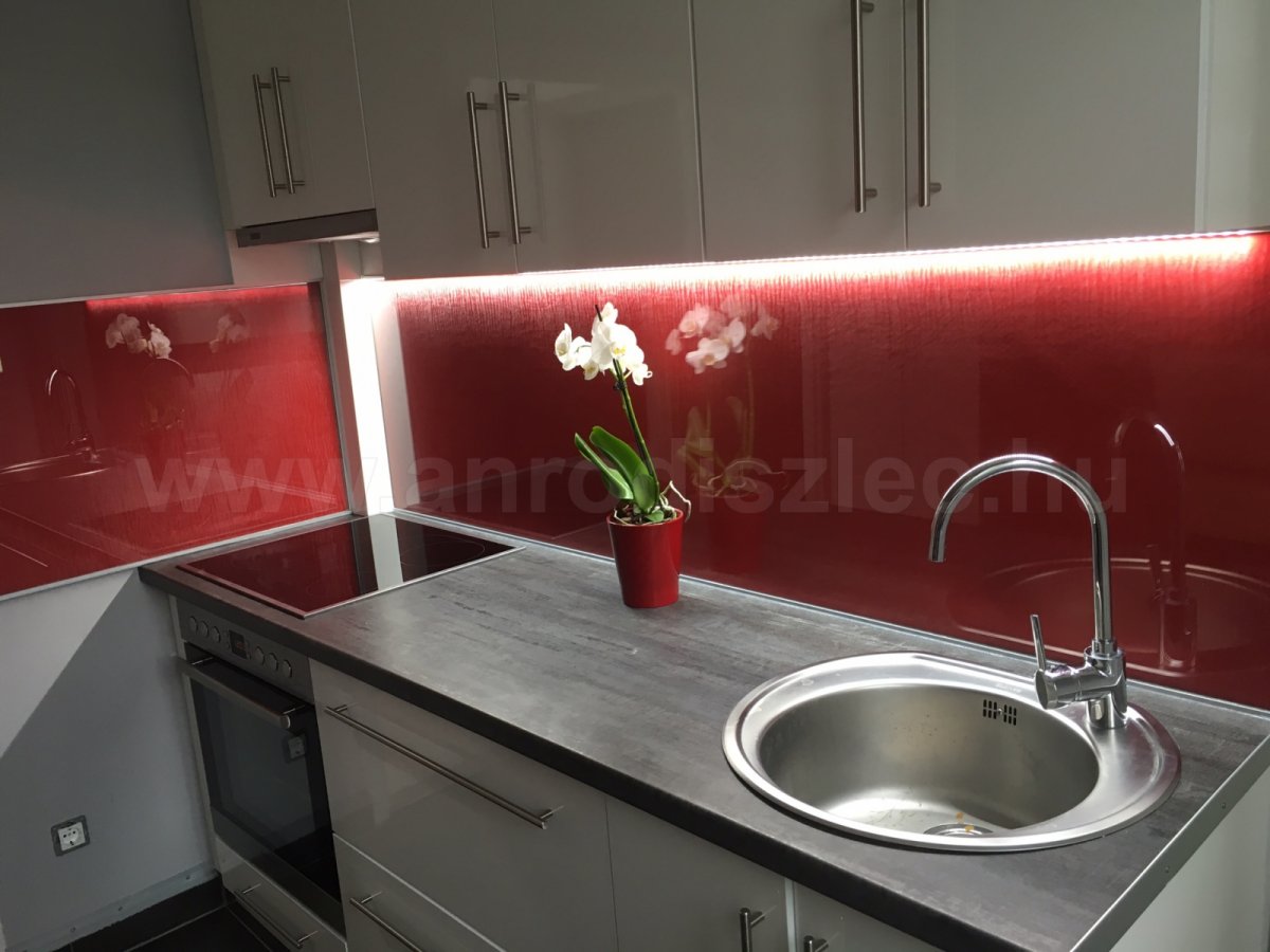 Konyha LED pultvilágítás felso konyhaszekrény alatt