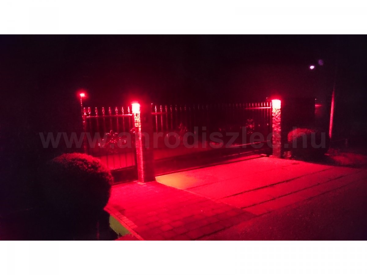 Utcai kapu színes led világítással - piros