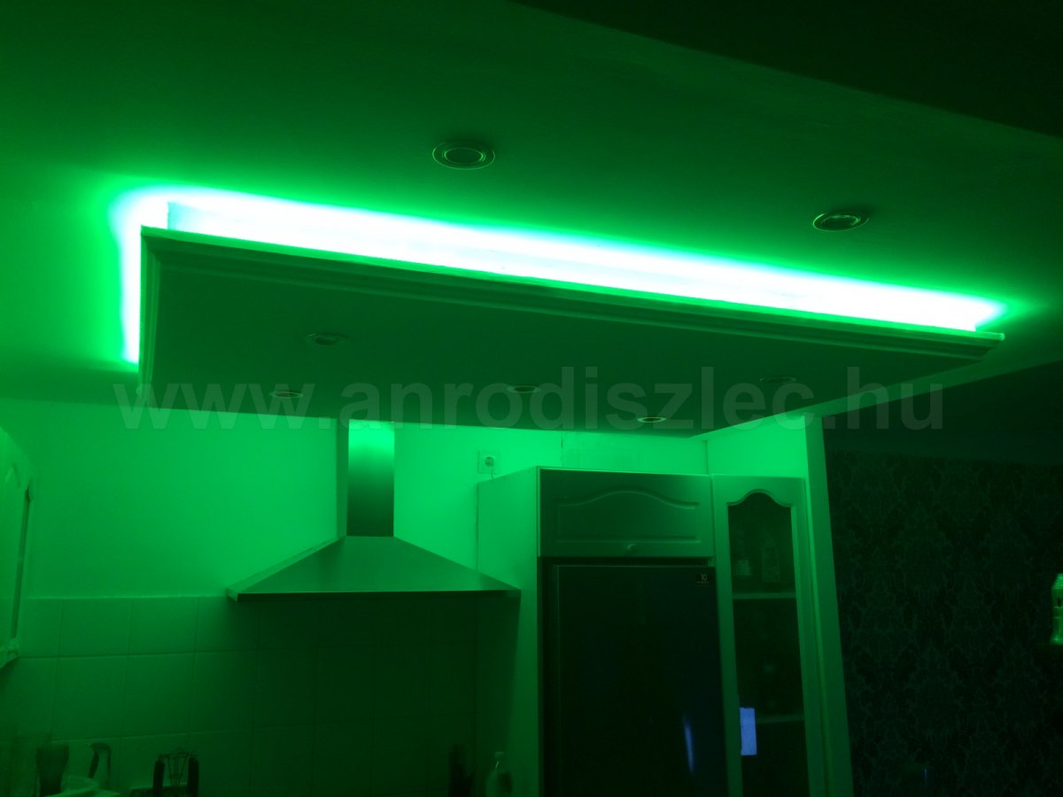 Zöld led világítás RGB LED szalaggal