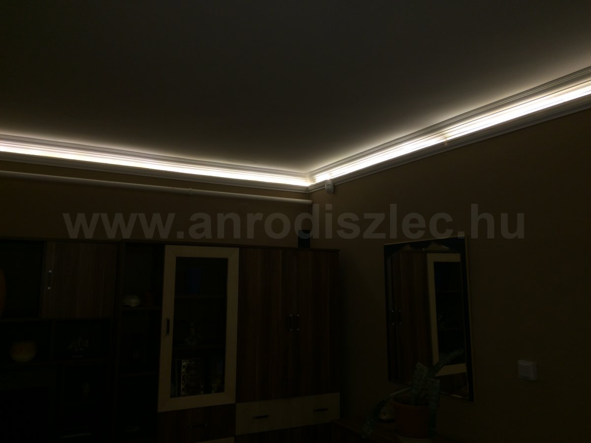 LED szalagos nappali hangulatvilágítás